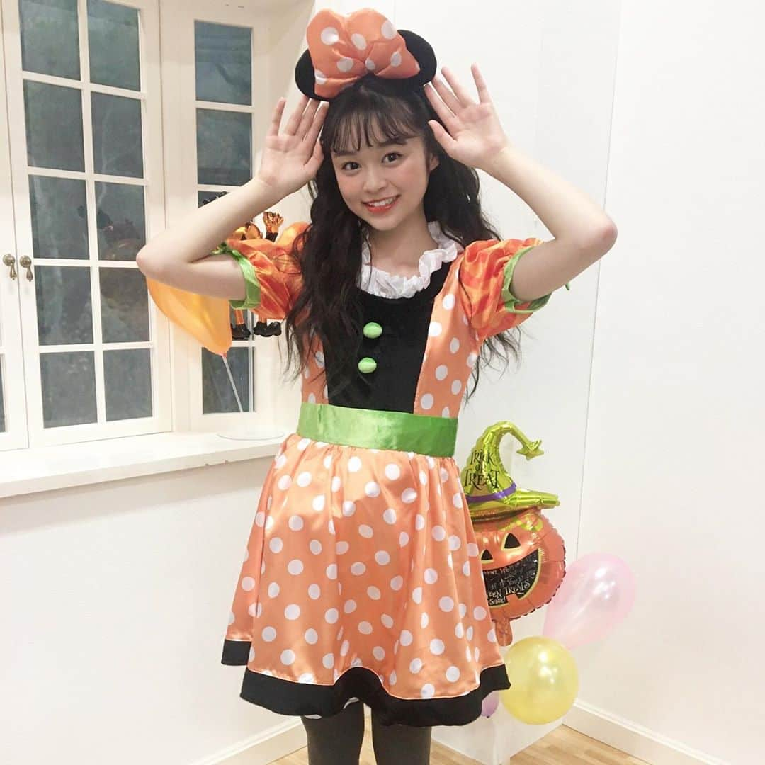 吉田恵芽さんのインスタグラム写真 - (吉田恵芽Instagram)「♡♡♡ ・ ・ 全体はこんな感じ🎃✨ オレンジミニーちゃん🧡 ・ とっても可愛い衣装でした❤️ ・ #吉田恵芽#happyhalloween #ハロウィン #ハッピーハロウィン #ミニーちゃん #ミニーマウス  #コスプレ #仮装」11月1日 21時40分 - eme_yoshida