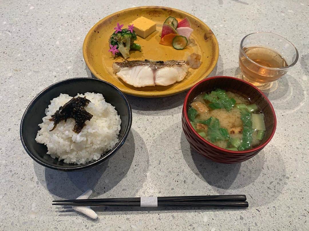 my9mj8のインスタグラム：「﻿　﻿ 　﻿ ふっくらすぎる鯛🥺﻿ 素敵朝ご飯になりました💕﻿ おしゃれな味付けだけどシンプルでぺろりでした！﻿ ﻿ ﻿ ﻿ ブルックリン発のご飯屋さん🍚﻿ ﻿ ﻿ #京都旅#京都朝ご飯」