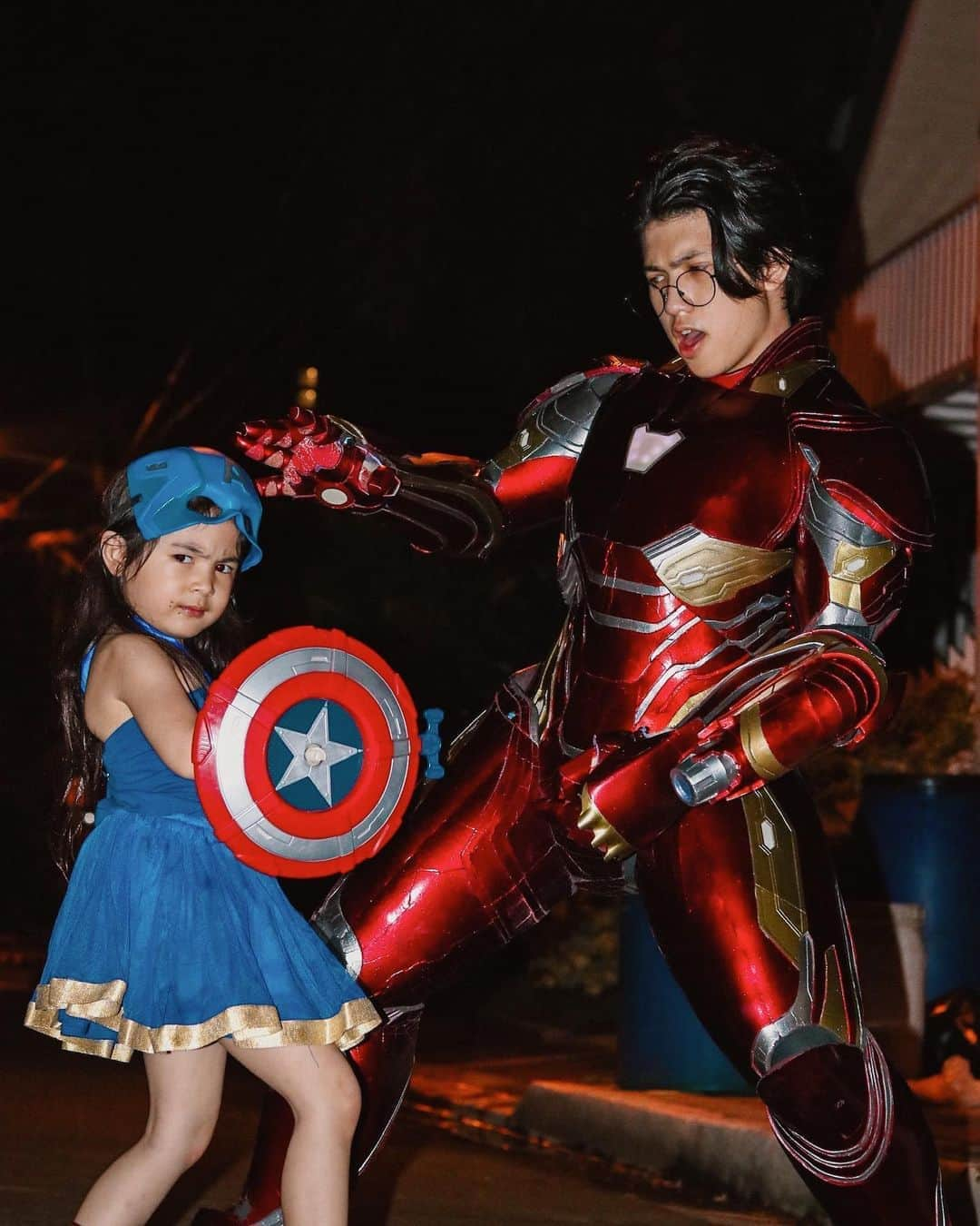 Ranz Kyleさんのインスタグラム写真 - (Ranz KyleInstagram)「Team cap or Team Iron man? 🇺🇸🦾 Tried doing this edit! Swipe 👈🏻 to see the before! #Halloween2020 🎃」11月1日 22時00分 - ranzkyle