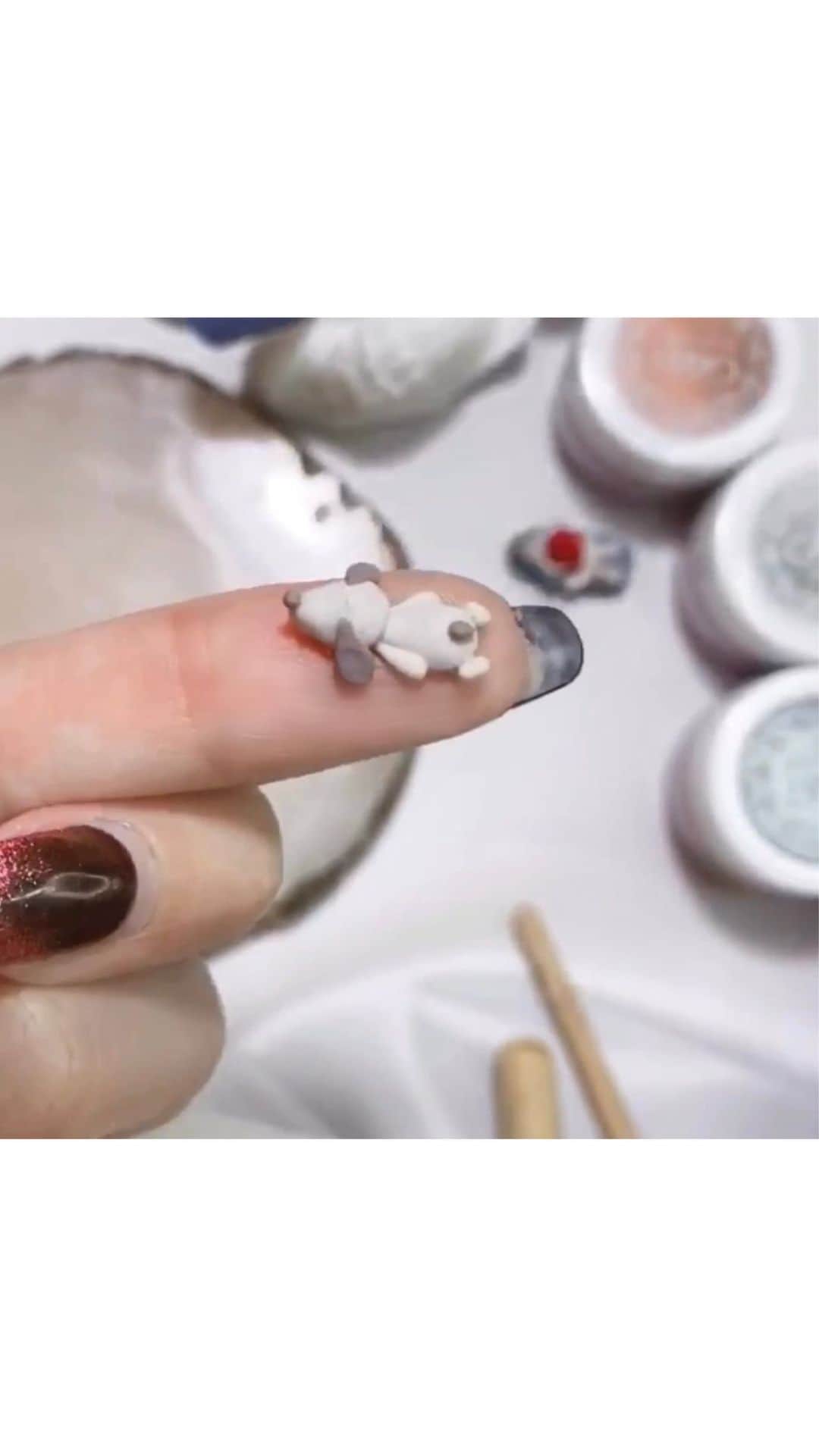 なかやまちえこのインスタグラム：「PREANFA シリコンモールド 寝そべりワンちゃんを使ってパーツを作ります。⠀ ⠀ I use silicon mold and I made nail parts.⠀ ⠀ #nail #nails #nailart #ネイル #美甲 #ネイルアート  #japanesenailart #manucure #japanesenails #manicurist #gelnails #أظافر #네일아트 #미용 #vẽmóng #ngườiđẹp  #เพ้นท์เล็บ #искусствоногтя #artedeuñas #เพ้นท์เล็บเจล #ジェルネイルデザイン #ネイルデザイン #senikuku #nagelkunst #モールド #シリコンモールド #寝そべりネイル ⠀ @pregelofficial @preanfaofficial @bettygel_official @kimagure_cat_whim @nail_premall @joyartofficial @candypocket_official」