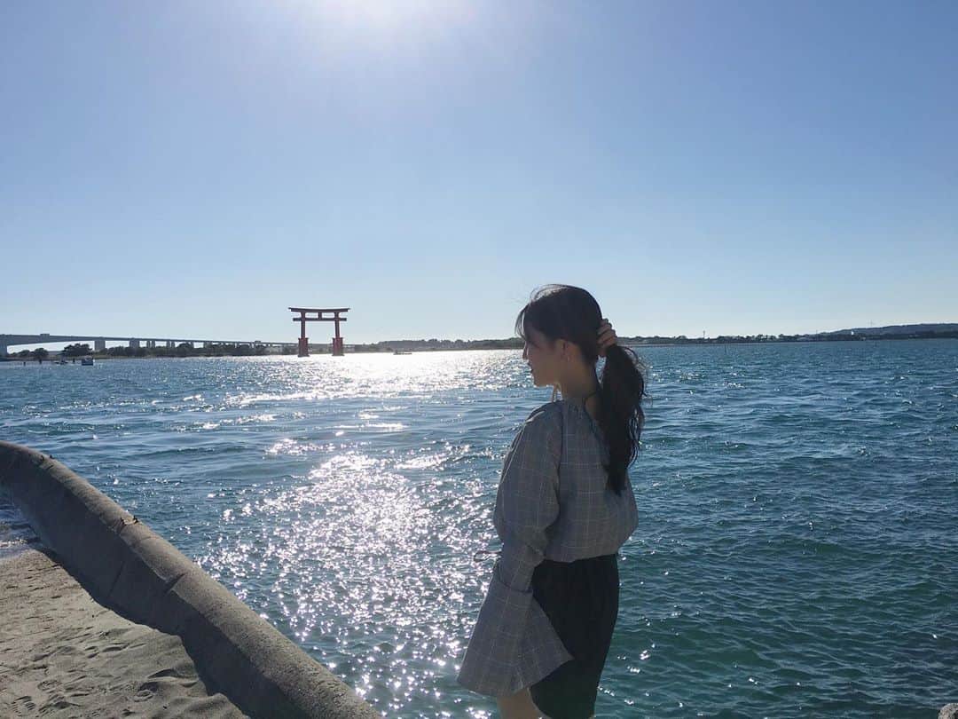 AKARIのインスタグラム：「#hamanako 🌤 22歳まで浜松に住んでたのに浜名湖のんびりお散歩するのは初めてだった〜〜 𓅯♪」