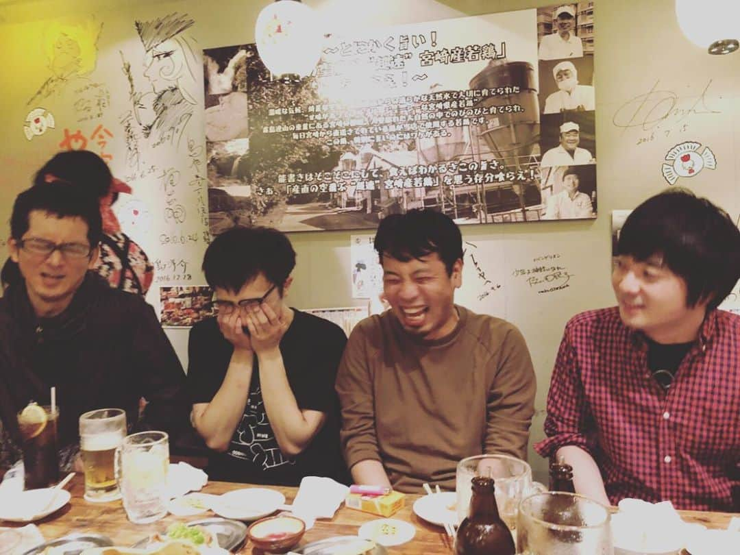 夜ふかしの会さんのインスタグラム写真 - (夜ふかしの会Instagram)「原「４人の初日と、４人の千秋楽」  応援ありがとうございました！！！！  おじさん４人の #アオハル   夜ふかしの会（４人時代編）、閉幕！！！！」11月1日 22時14分 - yofukashinokai