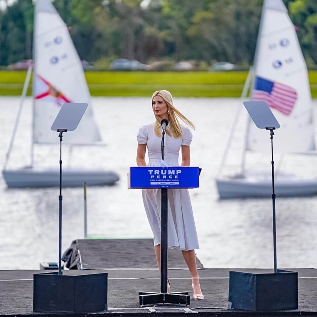 イヴァンカ・トランプのインスタグラム：「11 stops in 7 days campaigning for @realdonaldtrump!  📍 Palo Alto, CA Los Angeles, CA Sarasota, FL Miami, FL Charlotte, NC Pittsburgh, PA Blue Bell, PA Scranton, PA Detroit, MI Madison, WI Youngstown, OH  En route today to PA, MI, WI, and IA! 2 more days until we win another historic victory and re-elect The People’s President, Donald J. Trump! #MAGA」