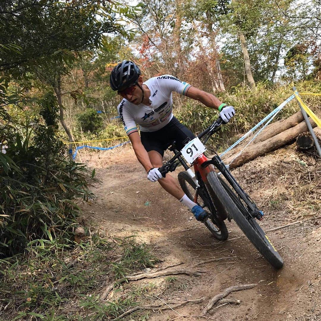 山本幸平さんのインスタグラム写真 - (山本幸平Instagram)「CJ湯船MTB国際🥇 チームとしても1ー2フィニッシュで最高の形です！ いつも応援サポートありがとうございます。#dreamseekermtbracingteam @cannondalejapan @daiken_corporation @teamdaito @bikeranch @maxxisbike @oakleyjapan @tokachimainichi #アルムシステム #日本写真判定株式会社 @hokuo_knot @hokuo_cc20 #開西病院 #スポーツ医科歯科研究会 @wavenyan @shimano_cycling_japan #ergomotionch  @magon_official @enemoti_official @mizutanibicycle @stansnotubes @esigrips @cycliq #fightwithlefty #弱虫ペダル #さくら不動産 #carmate @wahoofitnessofficial  @ergonbike  #スポーツアロマコンディショニング @tcs_international @team_nippon @yamamotoathletefarm #athletefarm #koheibrandenergycoffee @shimamomtb」11月1日 22時20分 - kohey55