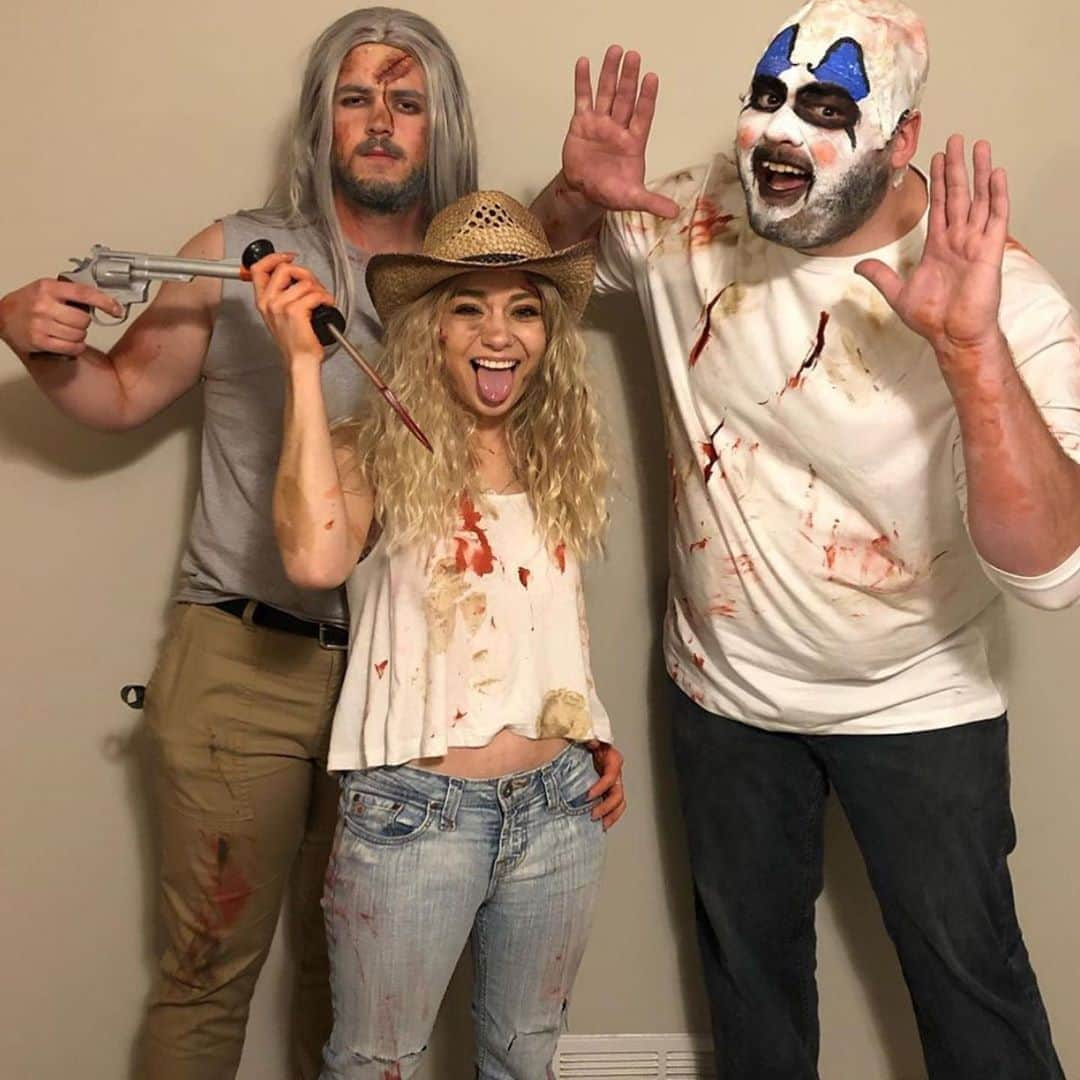 ロブ・ゾンビさんのインスタグラム写真 - (ロブ・ゾンビInstagram)「Baby Firefly and her fucked up family were out in full force this year. #houseof1000corpses #sherimoonzombie #thedevilsrejects #3fromhell #robzombie #halloween」11月1日 22時29分 - robzombieofficial