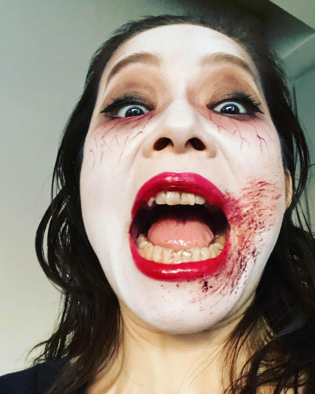 YUKI TAKESHIMAさんのインスタグラム写真 - (YUKI TAKESHIMAInstagram)「HELLOWEEN&BLUEMOON PARTY２０２０🌕🎃🧛‍♂️ DEATH DISCO 本番までチーム本気で練習会 #backstage  #helloweenmakeup  #ドラキュラメイク  #傷メイク  #ジョーカーメイク  #鬼滅の刃メイク  #yukimaketeam  みんなありがと @michikofunabiki  @cocotommyy  @ttoomooii  @mihomua   #東京エディション虎ノ門  #editionhotel #dethdisco」11月1日 22時31分 - yukimake