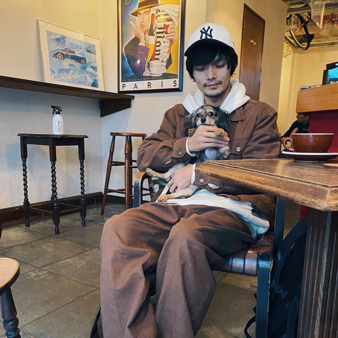 長坂 睦生のインスタグラム：「ざきさん @ginomyzk 美味しいラテをありがとう！」