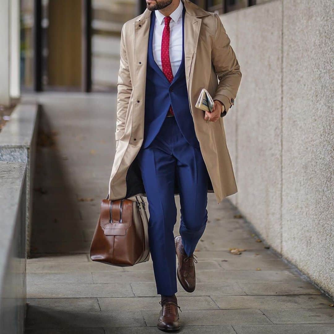 Daily Suitsのインスタグラム：「Business mode ready ! @nunoantunes_」