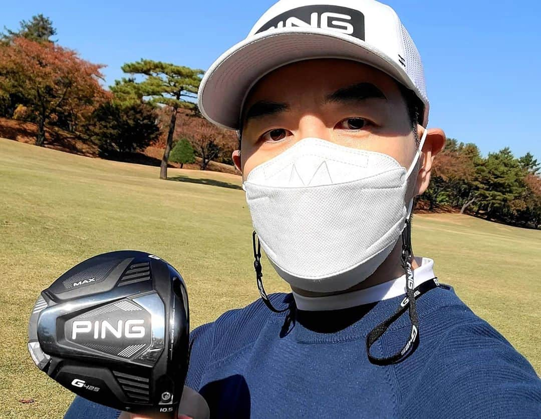 ハン・サンジンさんのインスタグラム写真 - (ハン・サンジンInstagram)「광고#ping#425max #425max드라이버 #핑골프 #무보정#가을하늘#autumn#fall #fallseason🍁#fallsky#autumnsky #한상진#hansangjin」11月1日 22時39分 - hsjnews