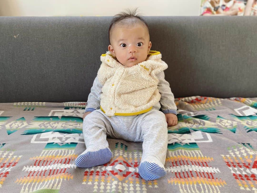 石川龍のインスタグラム：「もう少しで首がすわりそう。」