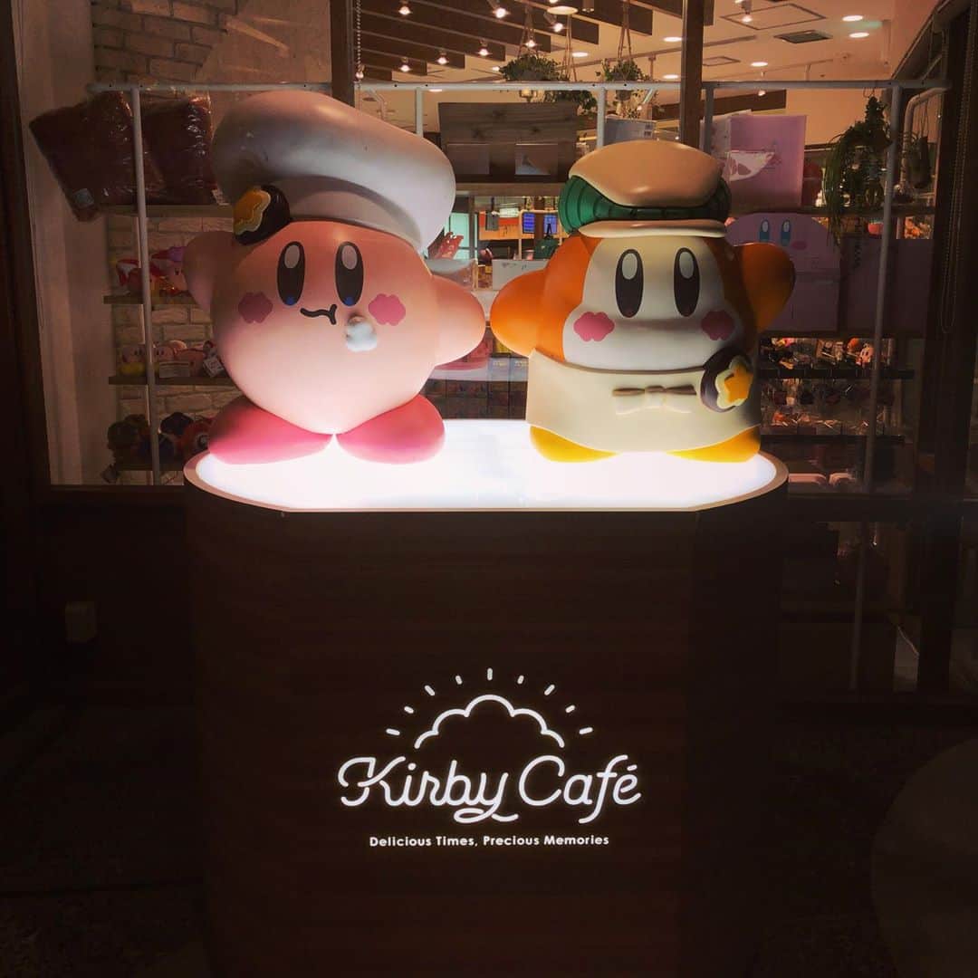 RYO the SKYWALKERのインスタグラム：「昨日と今日と福岡行ってました。ありがとうカービィカフェ！ #福岡 #カービィ #カービィカフェ #キャナルシティ #噴水すごいね」