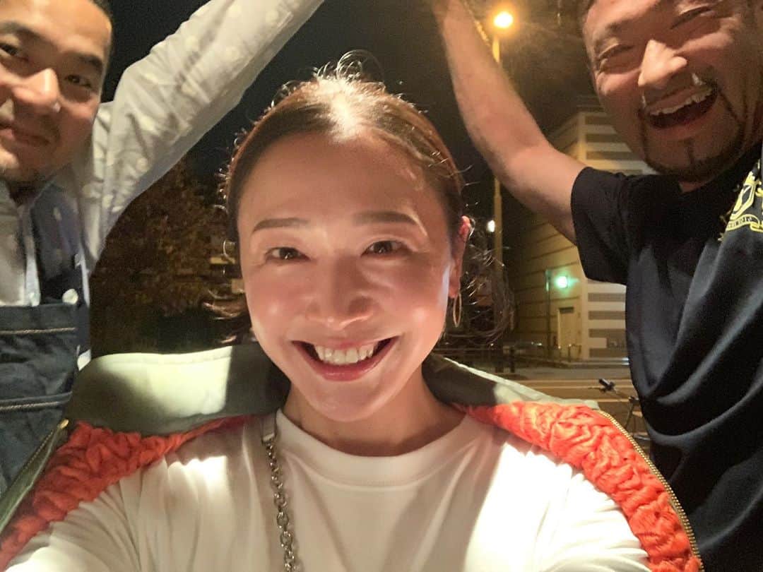 黒沢祐子さんのインスタグラム写真 - (黒沢祐子Instagram)「・ ・ 京都にて生多田ハム会  合言葉は『Happy』 いつも幸せをありがとう🙏🏻  thx @ueto2011 @erinko823  #多田昌豊　#ペルシュウ　#ボンダボン　#京都のどまんなかスパッツさーせん🙇‍♀️ #お暇いただきます　#お仕事もあります」11月1日 22時51分 - yukowedding