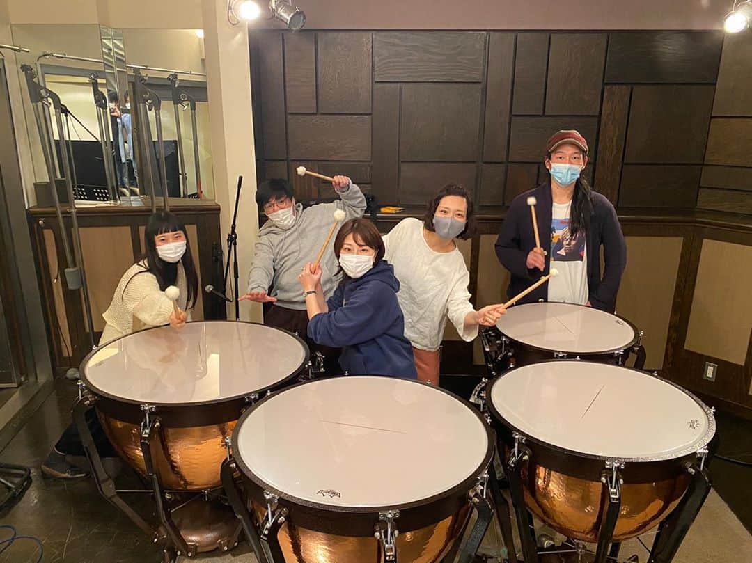 関取花のインスタグラム：「プリプロでした🙋‍♀️私史上いろんな意味で最高傑作な予感というか、総括的なものが録れそうです。音楽続けててよかったな、こんなに素敵な人たちと作品作れるんだもんな。」