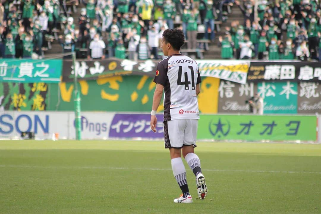 武岡優斗さんのインスタグラム写真 - (武岡優斗Instagram)「松本山雅FC戦。  応援ありがとうございました。  悔しい。 やるしかない。 まだまだ。  中2日でホーム戦。 ハードな日程ですが、その中で良い準備したいと思います。  #Renofa #RenofaYamaguchi #レノファ山口 #Yamaga #MatsumotoYamaga #松本山雅 #武岡優斗 #YUTO41 #41 #mizuno #mizunofootball #morelia #morelia2 #現場からは以上です🙏」11月1日 23時00分 - yuto_takeoka17