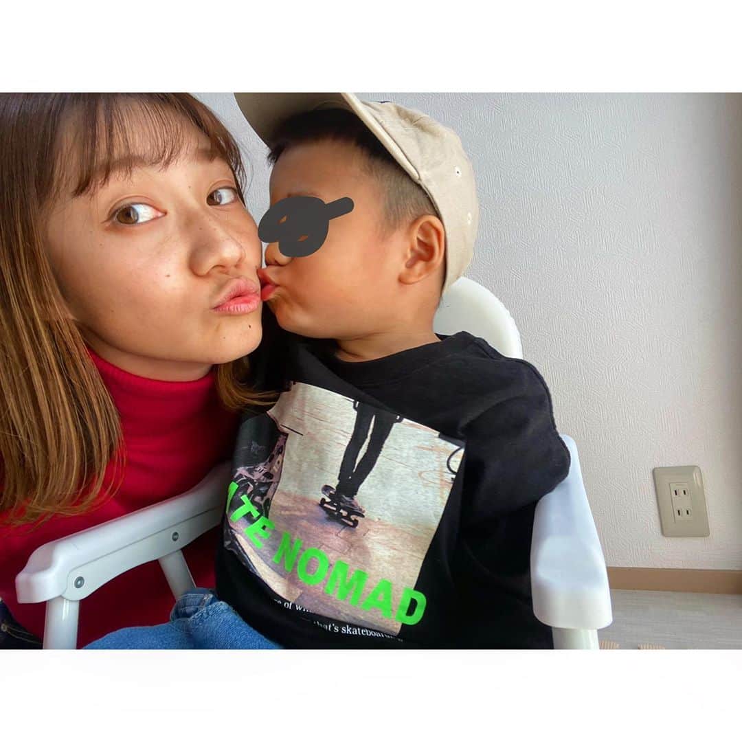 のインスタグラム：「癒しでしかない。  #ren#2歳#男の子#二児の母#インドネシア#クォーター#ハーフ#love」