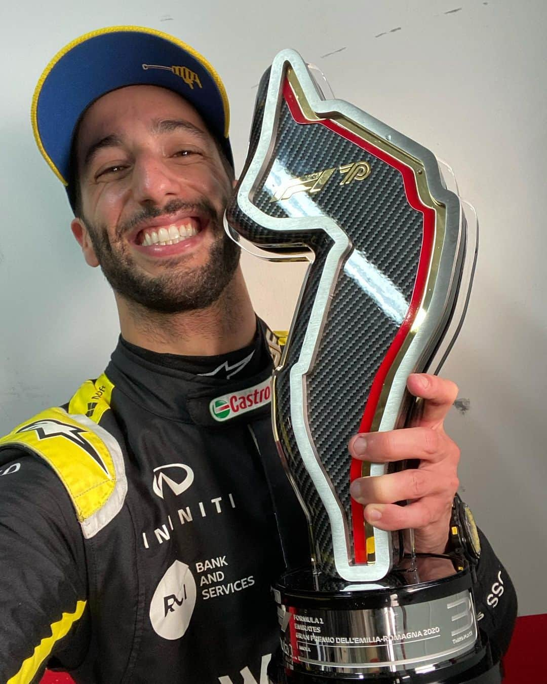 ダニエル・リカルドさんのインスタグラム写真 - (ダニエル・リカルドInstagram)「Is that ANOTHER fucking podium!!!」11月1日 23時06分 - danielricciardo