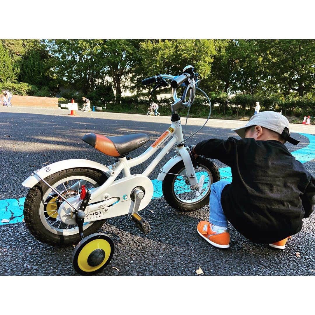のインスタグラム：「💜💚  #ren#love#弟#2歳#駒沢公園」