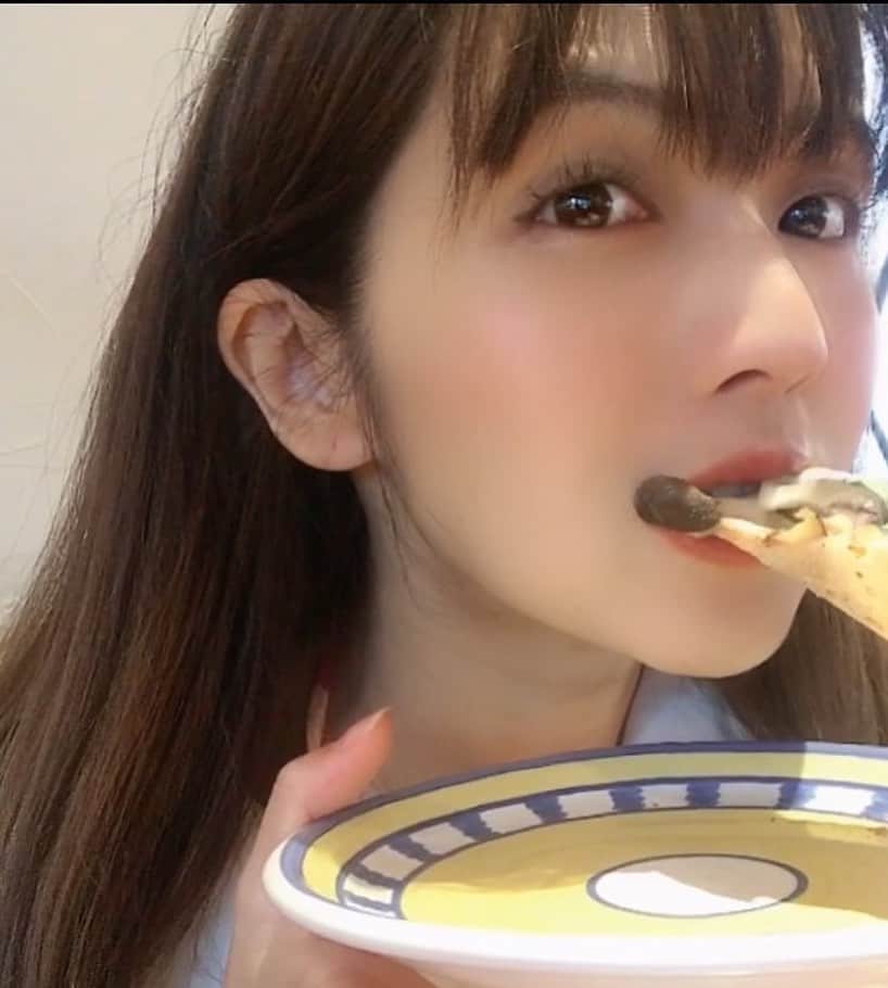 茜結のインスタグラム：「茜結YouTubeチャンネル登録してね💗お願い  千人まであと46人  今年中にチャンネル登録者数千人目指して  達成したら携帯でYouTube生配信！！  https://www.youtube.com/channel/UCN2-KtFYsRgbrMaeR_n25BQ  #茜結#グラビア#グラドル #女優#役者#ナレーター#youtuber #youtuber好きな人と繋がりたい #youtubechannel #可愛い女の子 #大人可愛い #綺麗になりたい #低身長#水着コーデ #シングルマザー #綺麗なお姉さん #熟女 #カメラマンさんと繋がりたい #撮影モデル #撮影 #cute #beautiful #beautifulpeople #お洒落さんと繋がりたい #お洒落 #可愛くなりたい #可愛い女の子 #可愛い子と繋がりたい #美少女 #美魔女」