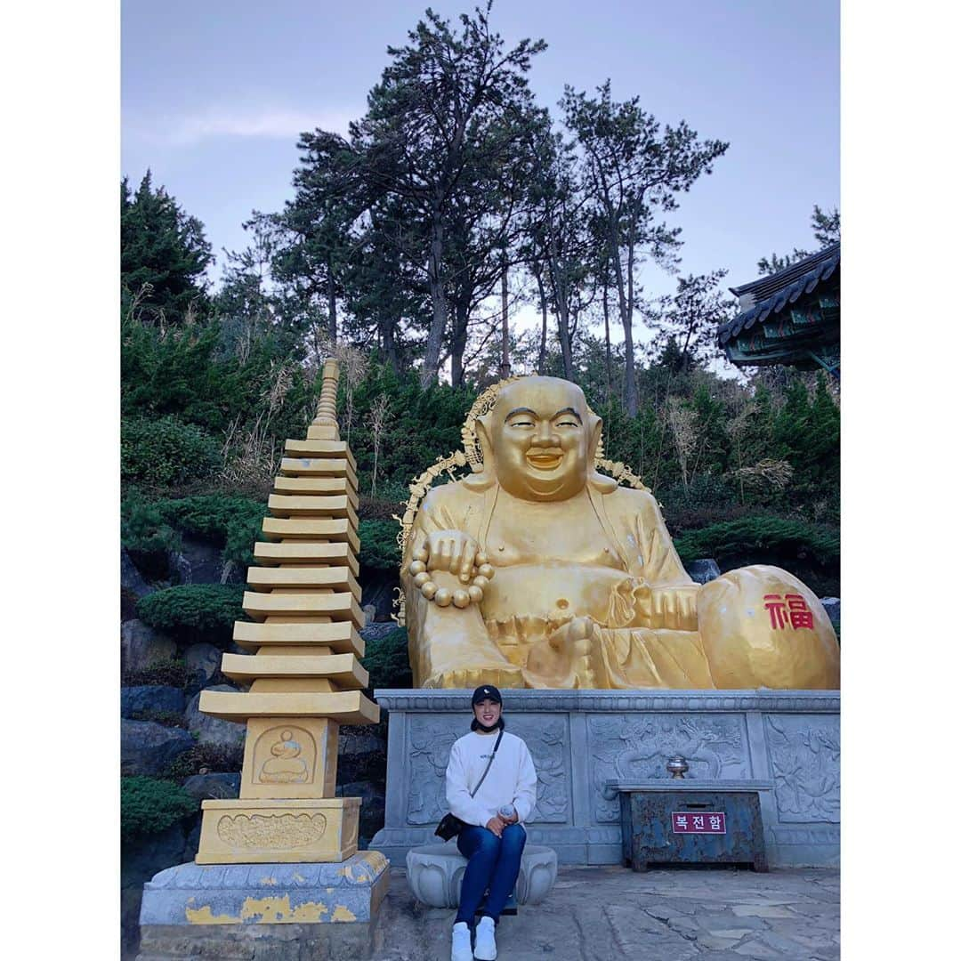 エイミー・ヤンさんのインスタグラム写真 - (エイミー・ヤンInstagram)「Haedong Yonggung temple. Amazing place🙏 #해동용궁사 #busan #southkorea」11月1日 23時39分 - amyyanglpga