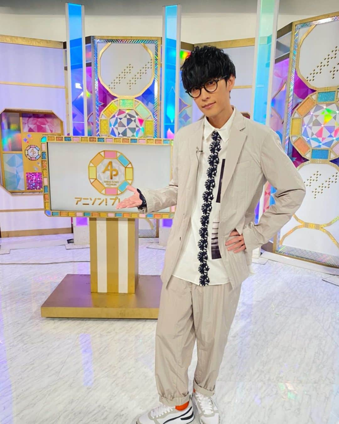 大石昌良のインスタグラム：「アニソンプレミアム📺  11月MCをオーイシマサヨシやっております！毎週日曜日夜22時50分から！NHK BSプレミアムにて！  毎週豪華なゲスト様とたのしくおしゃべりさせていただいております！よろしくお願いいたします！  #アニソンプレミアム」