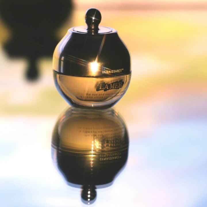 ドゥラメールのインスタグラム：「Linger longer. Welcome the season of lengthier nights with Genaissance de la Mer The Eye & Expression Cream. This ultra-sumptuous cream with a silky finish helps transcend the appearance of virtually all signs of time. #GenaissancedelaMer」
