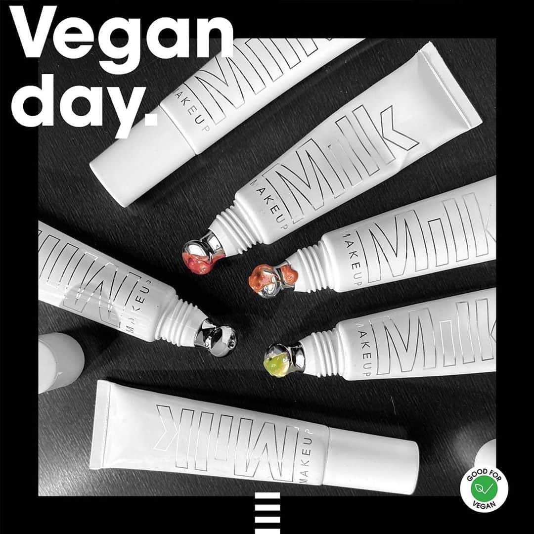 セフォラさんのインスタグラム写真 - (セフォラInstagram)「Aujourd'hui c'est le Vegan Day (et du premier jour du World Vegan Month!) 🌿 Une pensée pour tous ces produits vegan* disponibles chez SEPHORA. Nous multiplions nos efforts pour en proposer de plus en plus et pour les rendre clairement identifiables sur notre site et en magasin, afin de vous faciliter la vie.  🌟 Comment ?  Grâce à notre nouvelle pastille "Good For Vegan", qui est apparue il y a un mois sur sephora.fr et en magasin : elle signifie que le produit concerné ne contient aucun ingrédient d'origine animale.  #SEPHORAGOODFOR VEGAN #SephoraFrance #VeganDay」11月2日 0時08分 - sephorafrance