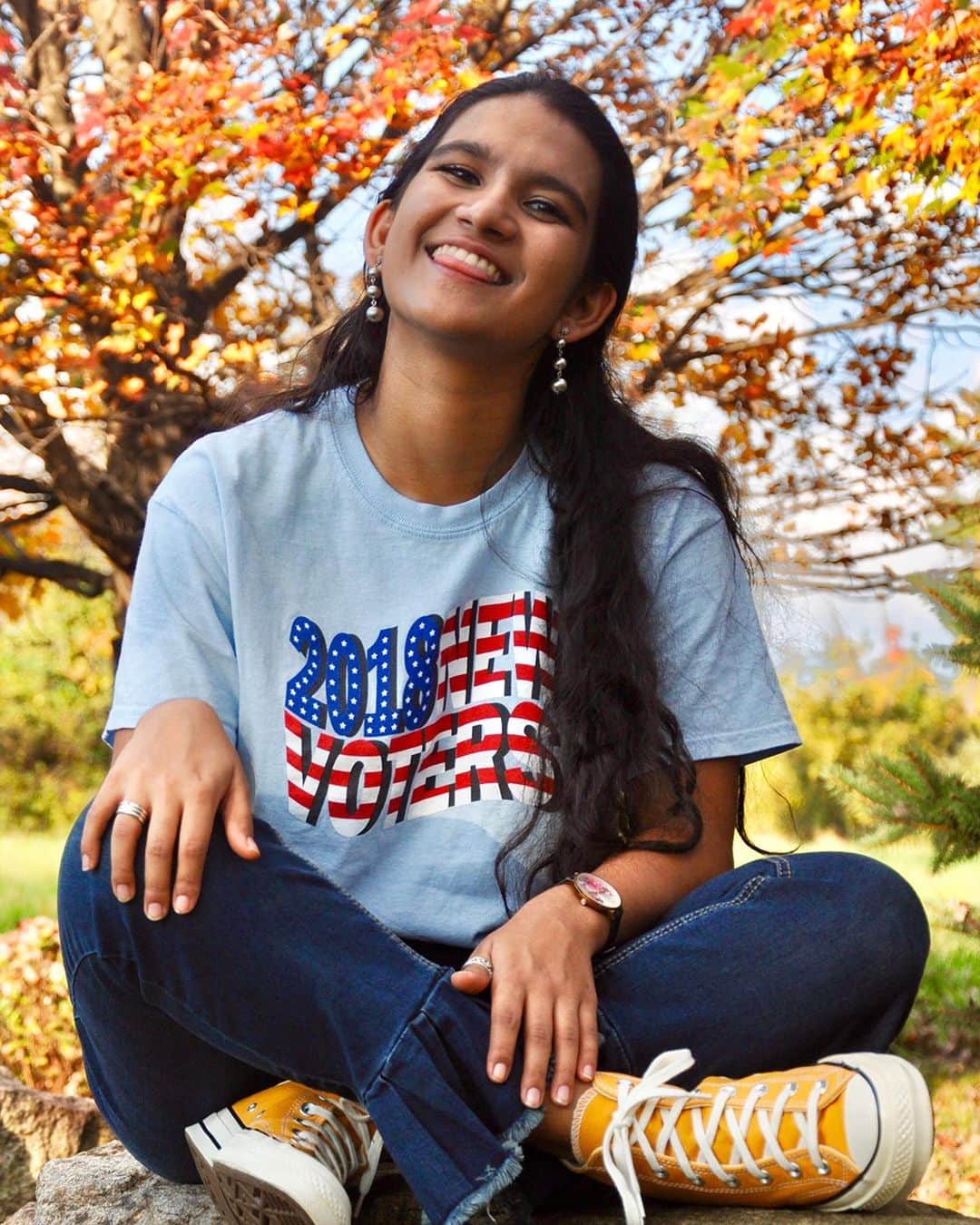 converseのインスタグラム：「“It is increasingly apparent that barriers—whether it be specific legislation or lack of education—have systematically disenfranchised the youth of America,” says Converse All Stars Team member Jahnavi Rao (@jahnavirao), the president and founder of New Voters, a student-run, nonpartisan organization dedicated to making the youth voice heard in politics.⁣  ⁣ Back in 2016—as a high-school student unable to vote during the last Presidential election—Jahnavi remembers seeing an outpouring of social commentary from her peers highlighting how the causes that mattered most to them weren’t part of the voting discussion. After being told there was nothing she could do to affect change, she dedicated herself to amplifying the youth voice and youth political engagement in America. ⁣  ⁣ “When I realized that with a group of peers and a couple (hundred) texts I could register my entire senior class to vote, I knew that every high school in America deserved the resources and attention I received to civically engage my school.” ⁣  ⁣ Head to our stories to learn more about Jahnavi, her 501(c)3 non-profit organization @NewVoters, and find out how she’s taking action to rally the political voice of youth and spark progress for the national community. #ConverseAllStars」