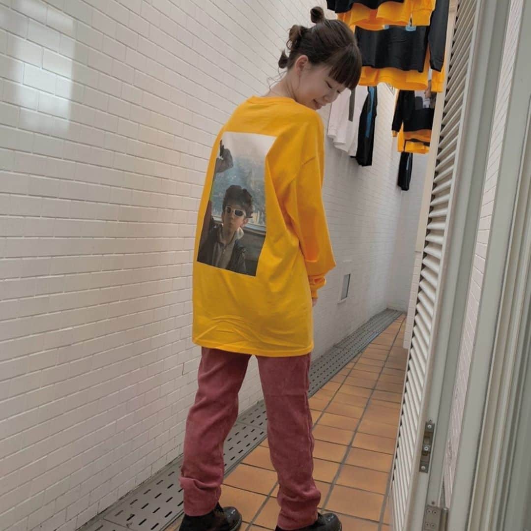 河野れいらのインスタグラム：「黄色いＴシャツ✌︎ アレンジも🤍 #unplugged」