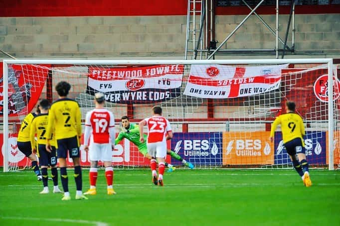 ジョーイ・バートンさんのインスタグラム写真 - (ジョーイ・バートンInstagram)「9 points in the bag. 3 clean sheets as well. Great work from the players. Tough week ahead but we’re looking forward to getting better. #kaizen @ftfcofficial」11月2日 0時49分 - joey7bartonofficial