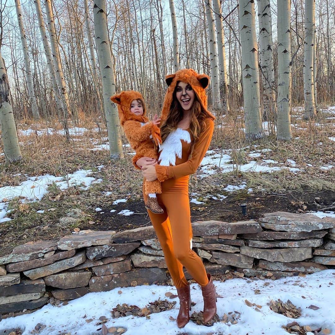 ニッキー・シックスさんのインスタグラム写真 - (ニッキー・シックスInstagram)「Some wild foxes found in the 100 acre woods!!」11月2日 1時13分 - nikkisixxpixx