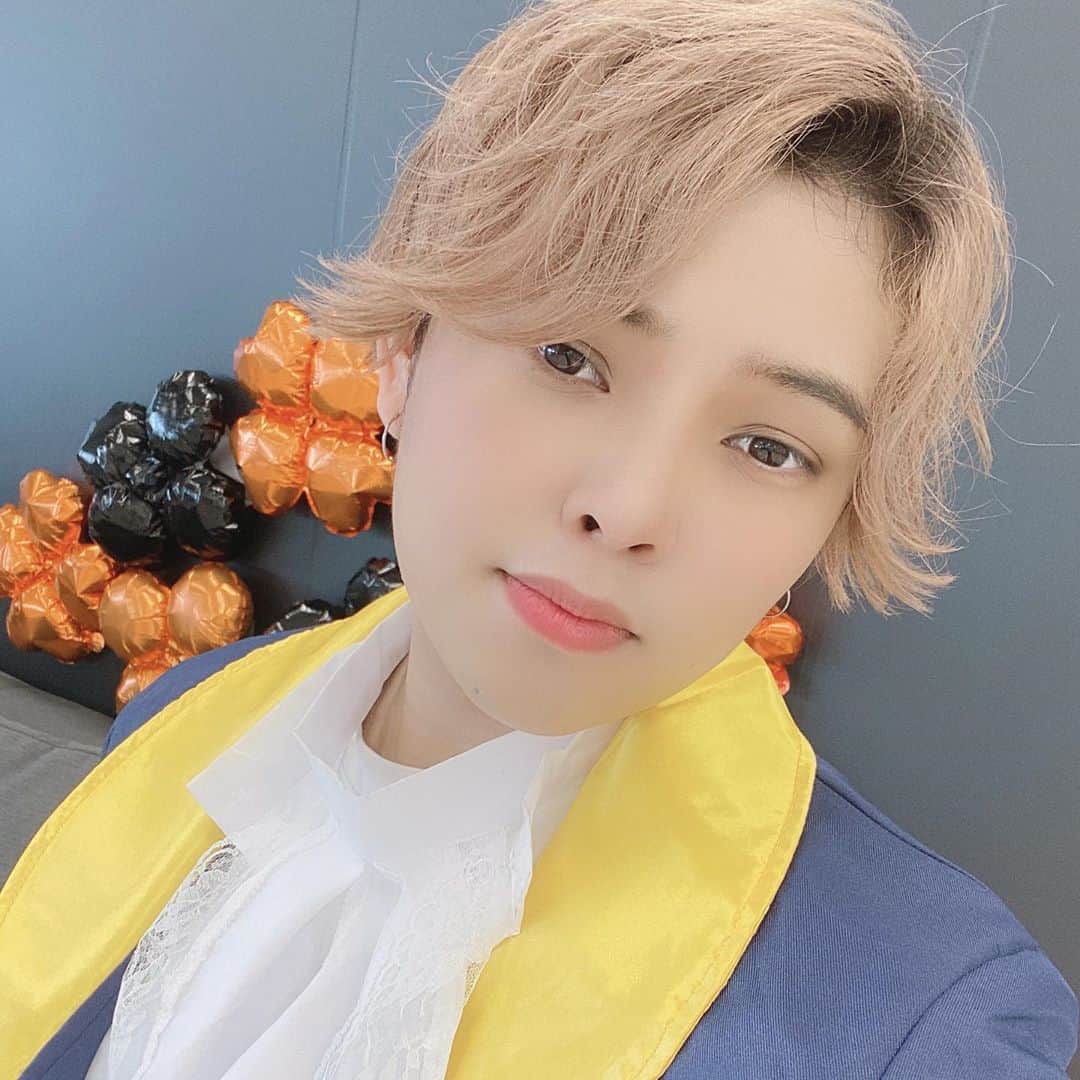 ワタルのインスタグラム：「やべー久々にセットしたーメイクさんくっそ上手かった」
