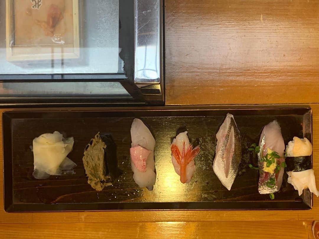 福山理子さんのインスタグラム写真 - (福山理子Instagram)「能登 助ずしさん 美味しゅうございました  #能登 #輪島 #助ずし  #japanesefood  #sushi #motercycletrevel」11月2日 1時09分 - rikofukuyama