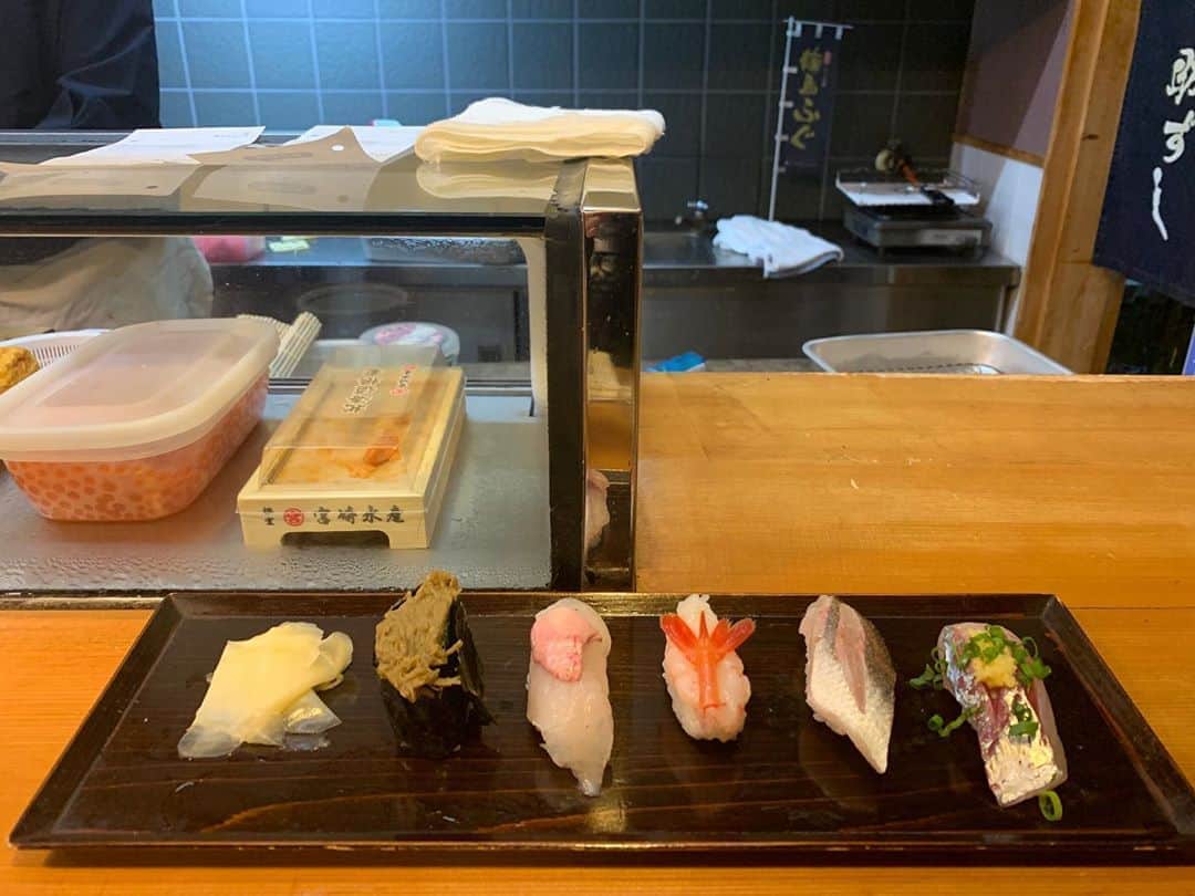 福山理子さんのインスタグラム写真 - (福山理子Instagram)「能登 助ずしさん 美味しゅうございました  #能登 #輪島 #助ずし  #japanesefood  #sushi #motercycletrevel」11月2日 1時09分 - rikofukuyama