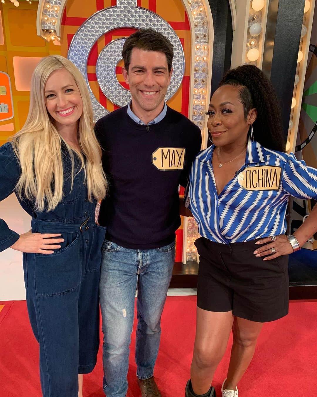 ベス・ベアーズのインスタグラム：「#monday! @theneighborhood on #thepriceisright at night!!! Can't wait ! This was a bucket list dream come trueeee  Thanks glam! @hairbyaviva @kmannmakeup @thisisthegreat_」