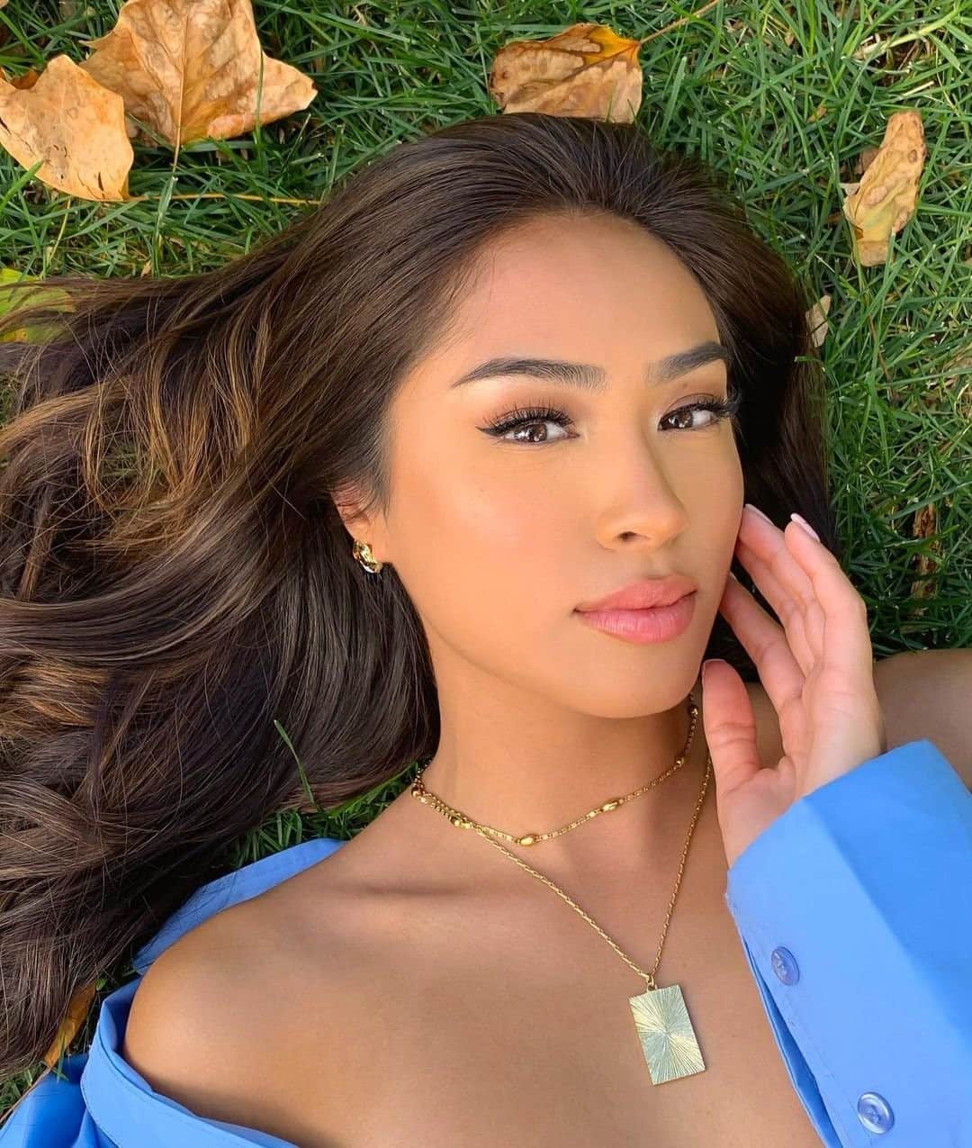 Too Facedさんのインスタグラム写真 - (Too FacedInstagram)「Think we just found our new go-to look 😍 @savpalacio is giving us all the fall feels in our Born This Way Matte Foundation shade Golden Beige & Super Coverage Concealer shade Sand. #regram #toofacedambassador #tfbornthisway  #toofaced」11月2日 1時11分 - toofaced