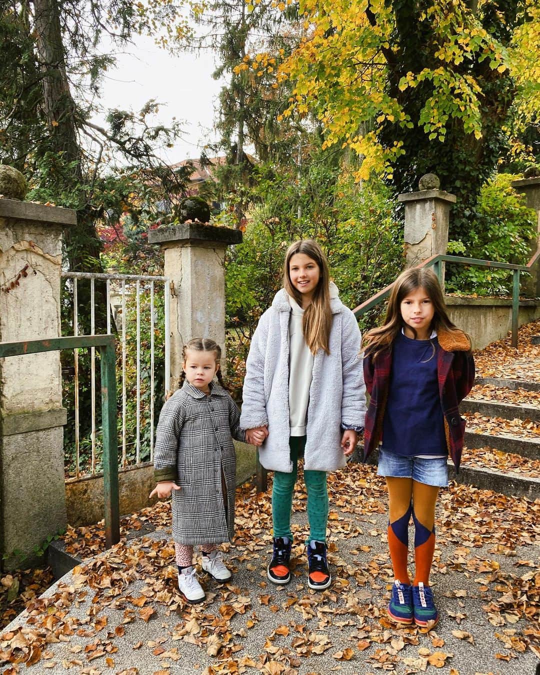 リュプカ・ゴイッチのインスタグラム：「🤎🤎🤎🍁🍂」