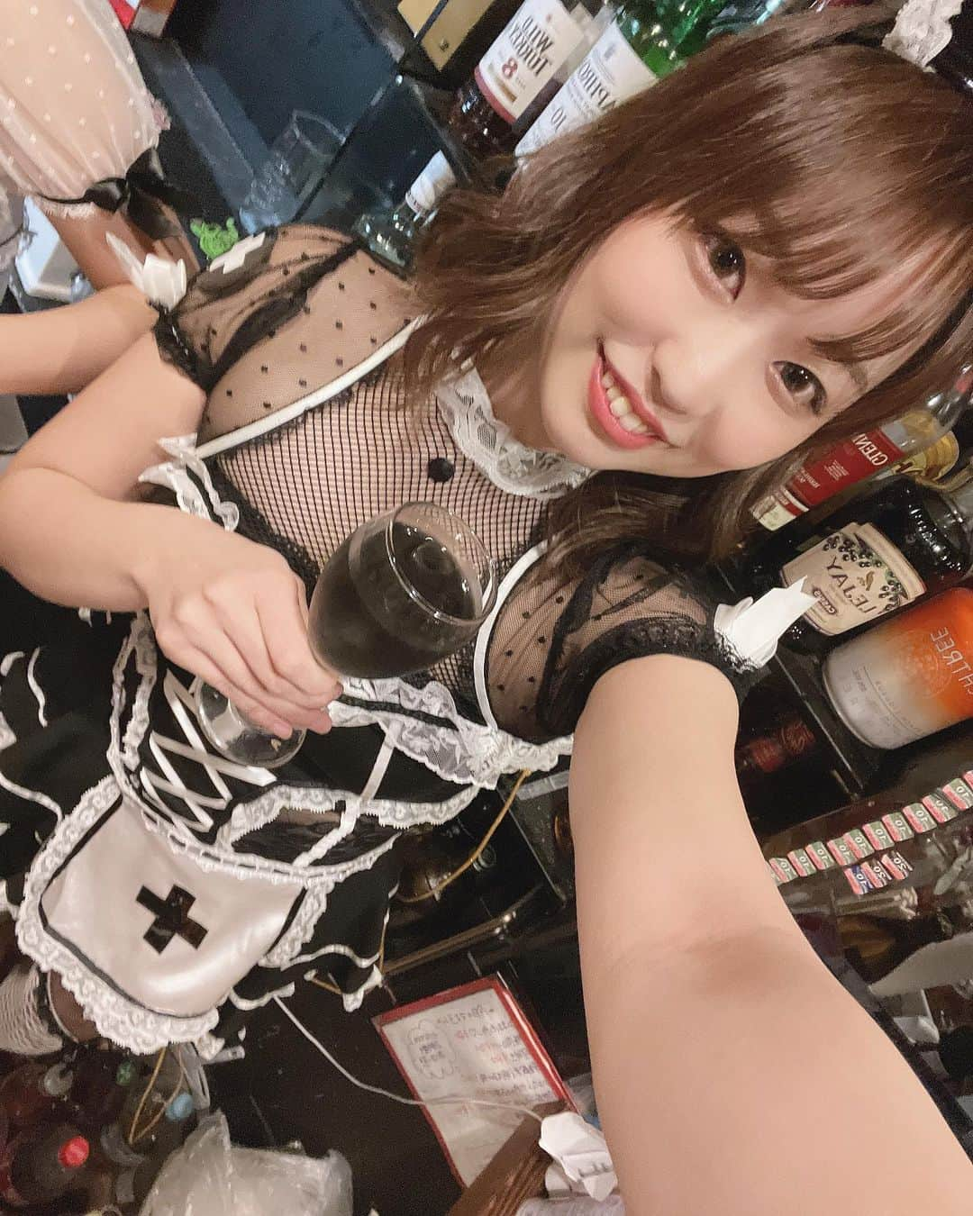 川崎芹奈さんのインスタグラム写真 - (川崎芹奈Instagram)「縦写真バージョン👻  #ハロウィン　#コスプレ #ゴスロリ　#ナース　#メイド #猫耳　#bar #渋ハロ2020」11月2日 1時22分 - serina_yss