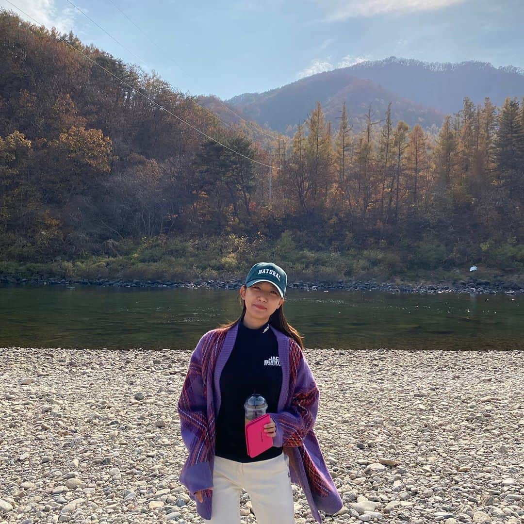 イ・ミンジのインスタグラム：「#두둠칫둠칫🎵 조금 몬냉하구 마이 부족해도, 완벽하지 않아서 그런 내가 좋아요🤤 그리구 그런 사람이 좋아요〰️💓」