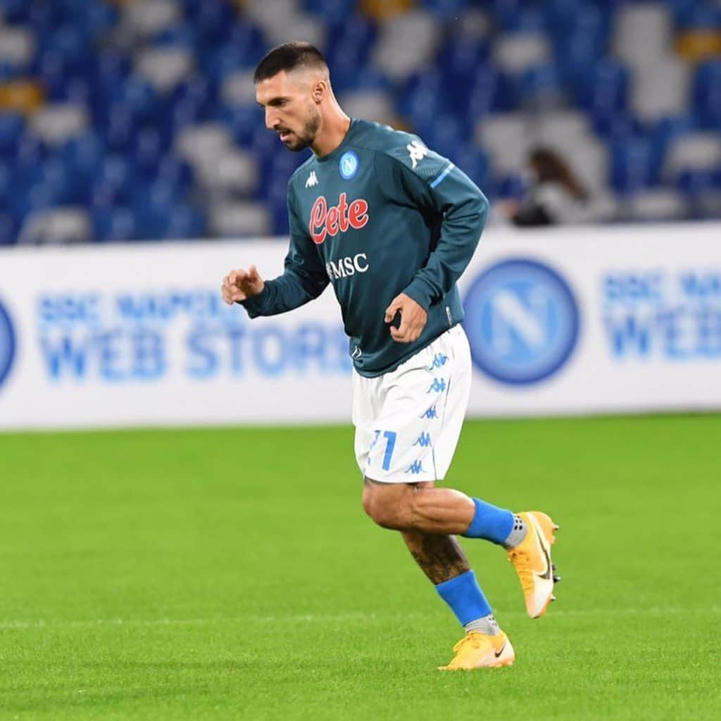 SSCナポリさんのインスタグラム写真 - (SSCナポリInstagram)「🔥 In campo per il riscaldamento  ⚽️ #NapoliSassuolo  💙 #ForzaNapoliSempre」11月2日 1時48分 - officialsscnapoli