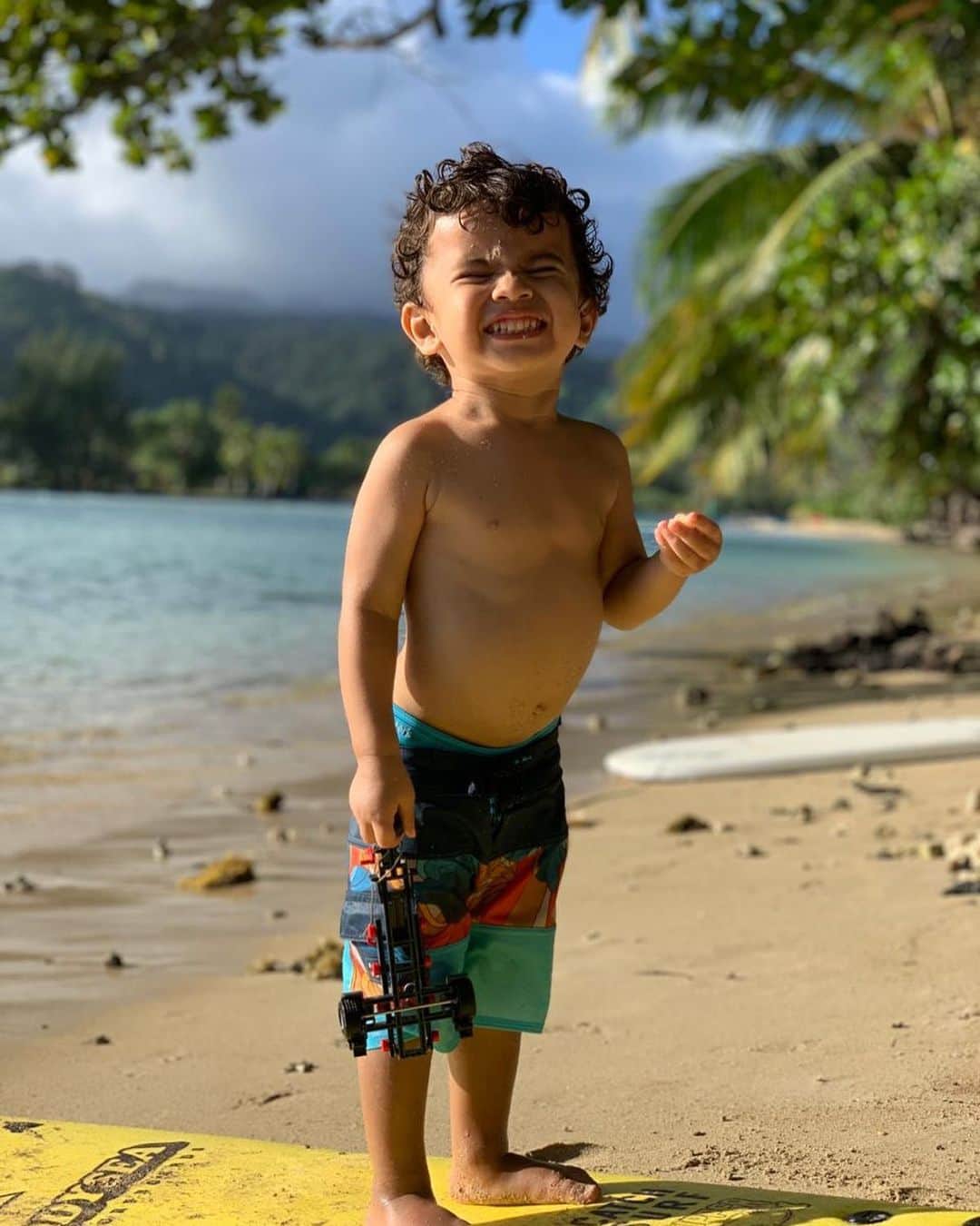 ミシェル・ボレーズのインスタグラム：「Joyeux anniversaire mon bébé ! 4 ans aujourd’hui ❤️❤️❤️❤️」