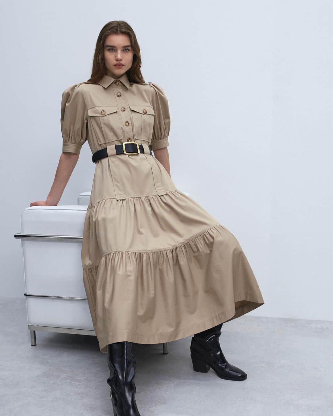 デレクラムのインスタグラム：「Standout style. The Buffy Utility Maxi Dress - a statement piece to elevate your everyday.」