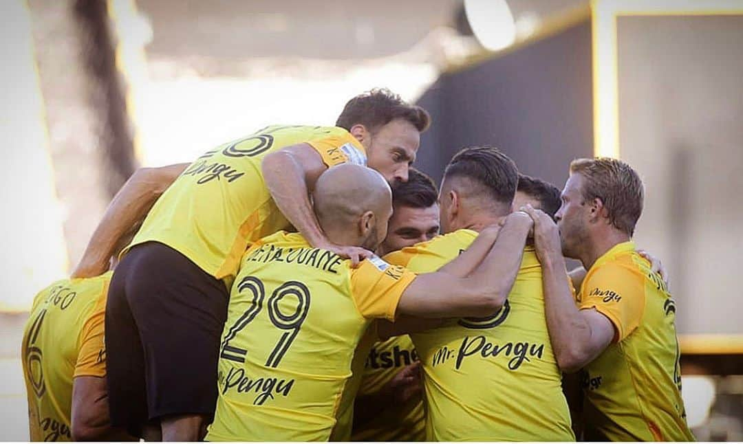 ヨアン・ベナルアンさんのインスタグラム写真 - (ヨアン・ベナルアンInstagram)「FFF first game first win first in table Welcome to @arisfc_official 💛🖤✅ +3 more point Vamos Aris #yb29pablopicasso @mrpenguapp」11月2日 2時03分 - benalouaneyohan