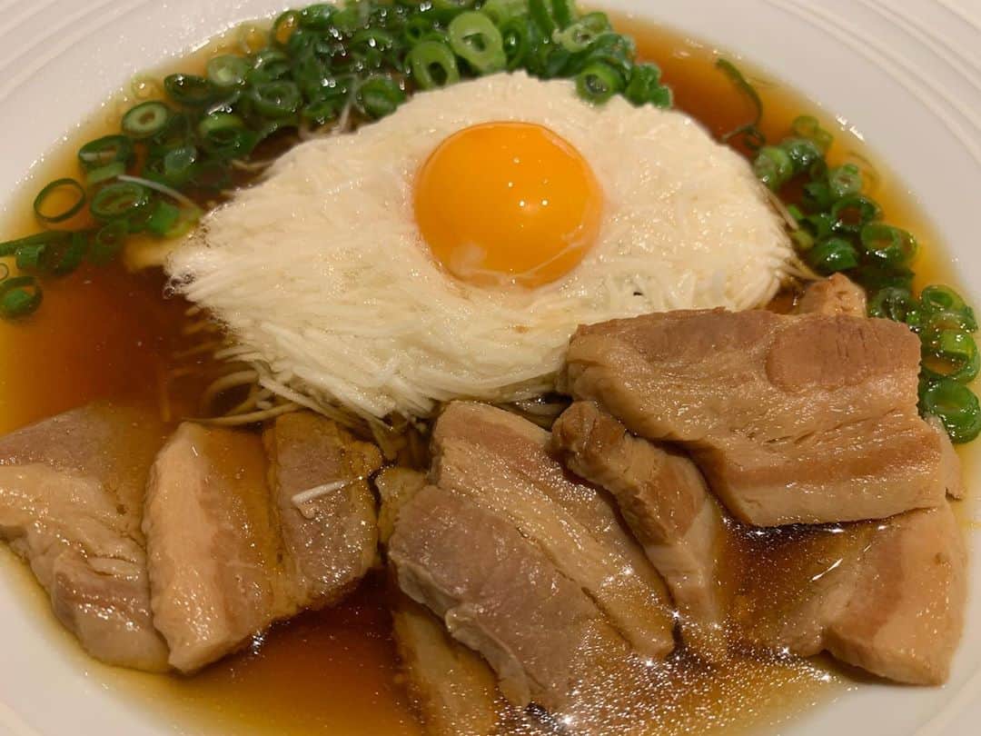はなわさんのインスタグラム写真 - (はなわInstagram)「腹減ったがこんな時間に食べたらデブるので、こないだ美味しかった「東京とろろそば」の写メを見て食べた気になってみる。 #夜食  #東京とろろそは  #蕎麦」11月2日 2時06分 - naoki_hanawa
