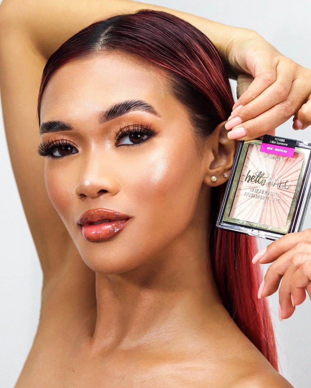 wet'n wild beautyさんのインスタグラム写真 - (wet'n wild beautyInstagram)「We've got @che.mosley showing flawless contour and glow with our #HelloHalo MegaGlo #blushlighter in "I Met Someone" 🙌  Get it @Walmart @Amazon @Target @UltaBeauty @Walgreens and ALWAYS at wetnwildbeauty.com   #wetnwild #wetnwildbeauty #wetnwildmegaglo #wetnwildblush #wetnwildhighlighter #beauty #crueltyfree」11月2日 2時07分 - wetnwildbeauty