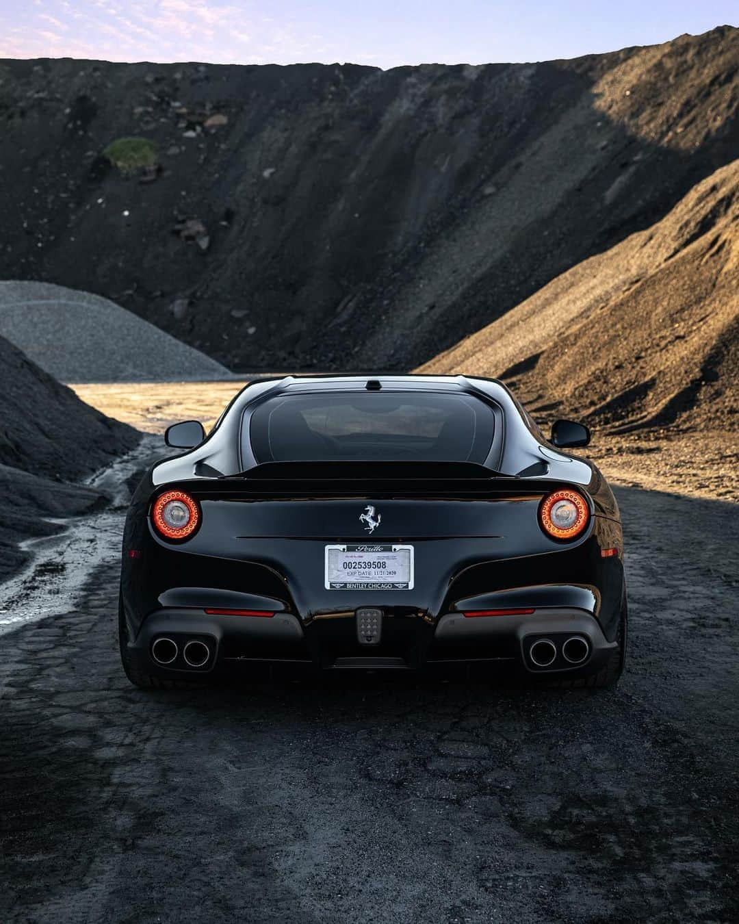 CARLiFESTYLEさんのインスタグラム写真 - (CARLiFESTYLEInstagram)「This Ferrari F12 or $250,000 cash. Owner @carnucopia photo by @mikekuhnracing  I would take the F12 😍 - #carlifestyle #F12」11月2日 2時16分 - carlifestyle