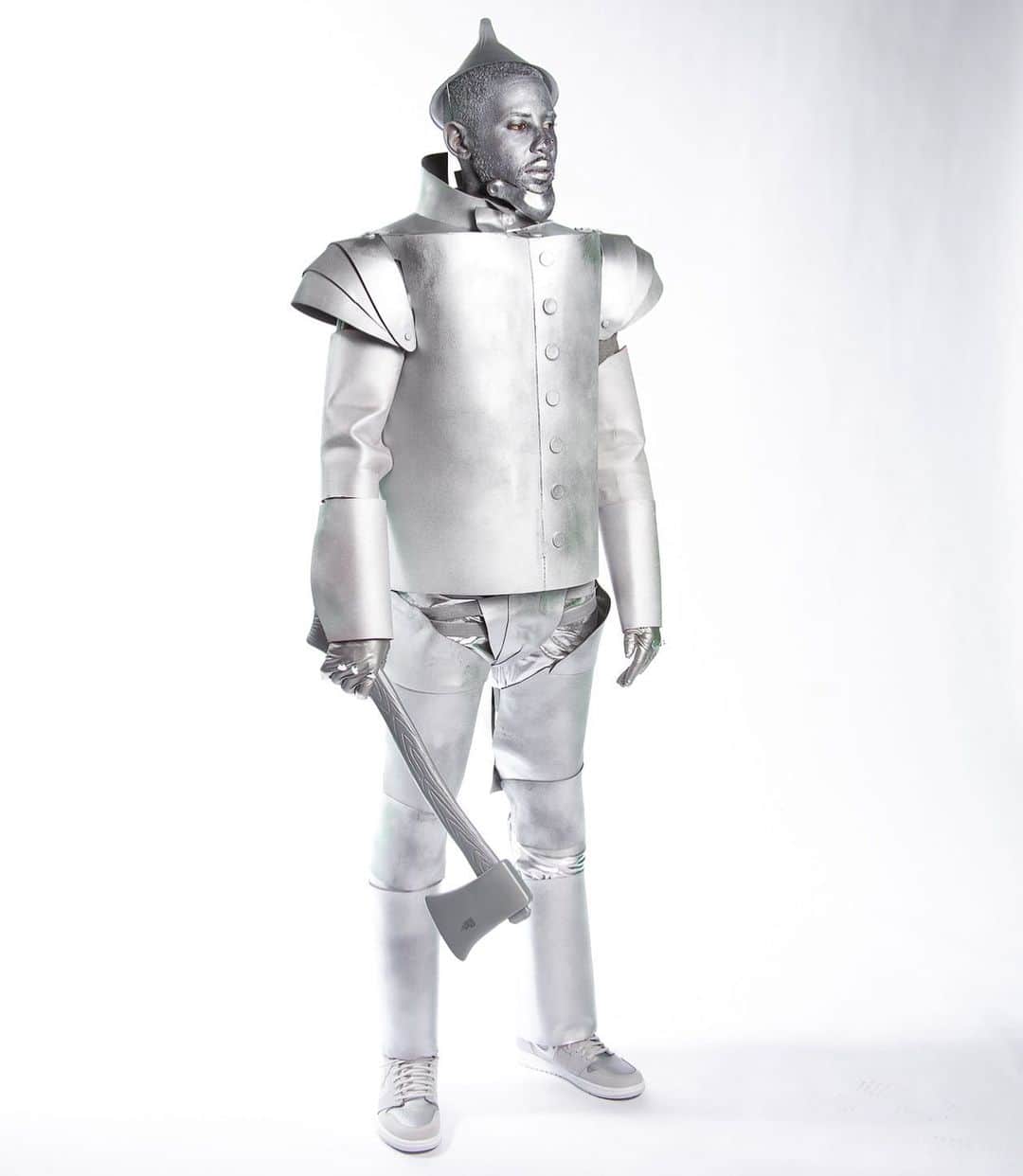 ファボラスのインスタグラム：「I’m not HEARTLESS.. i just learned to use my HEART LESS 💔  #TinMan」
