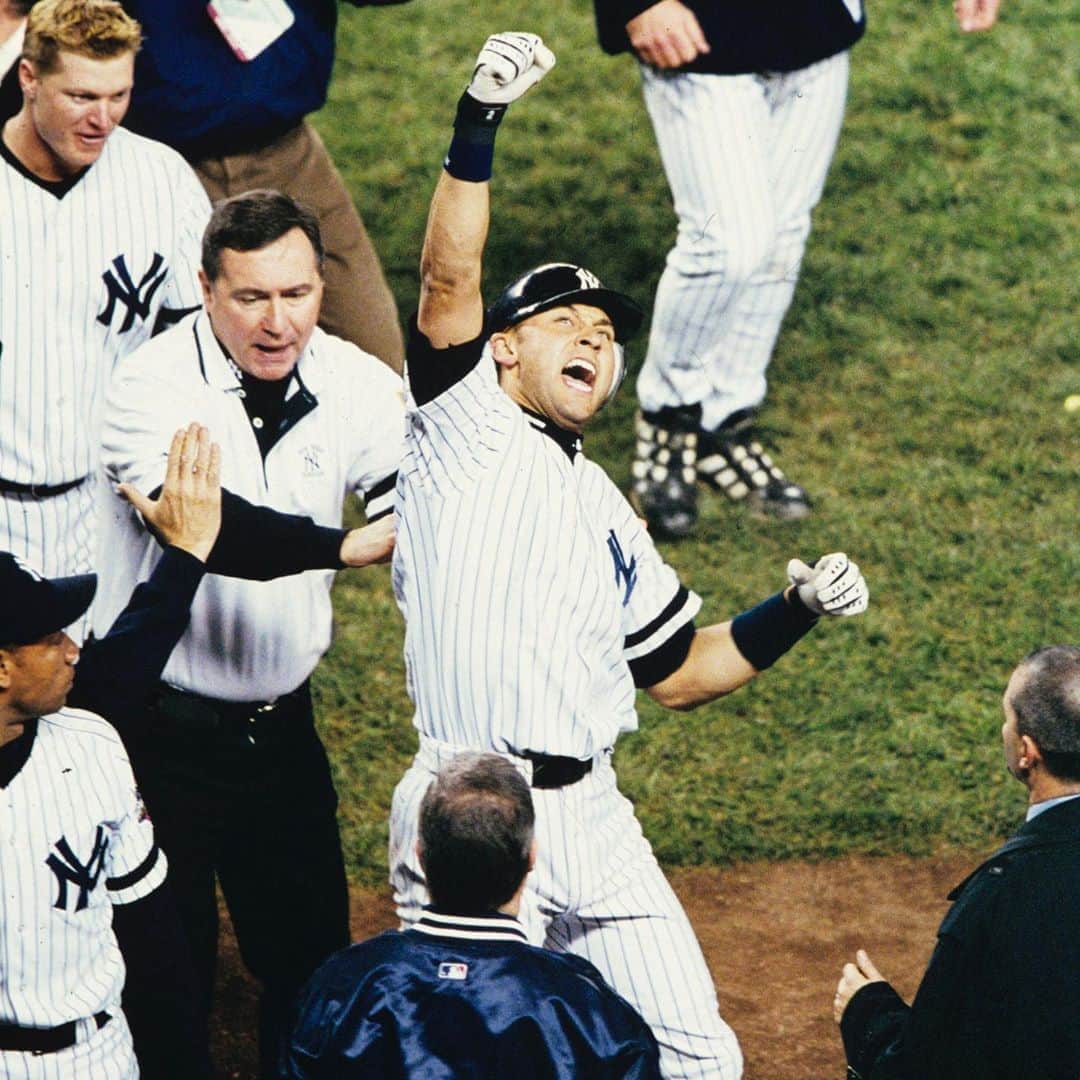MLBさんのインスタグラム写真 - (MLBInstagram)「OTD 19 years ago, Derek Jeter became Mr. November.」11月2日 2時48分 - mlb