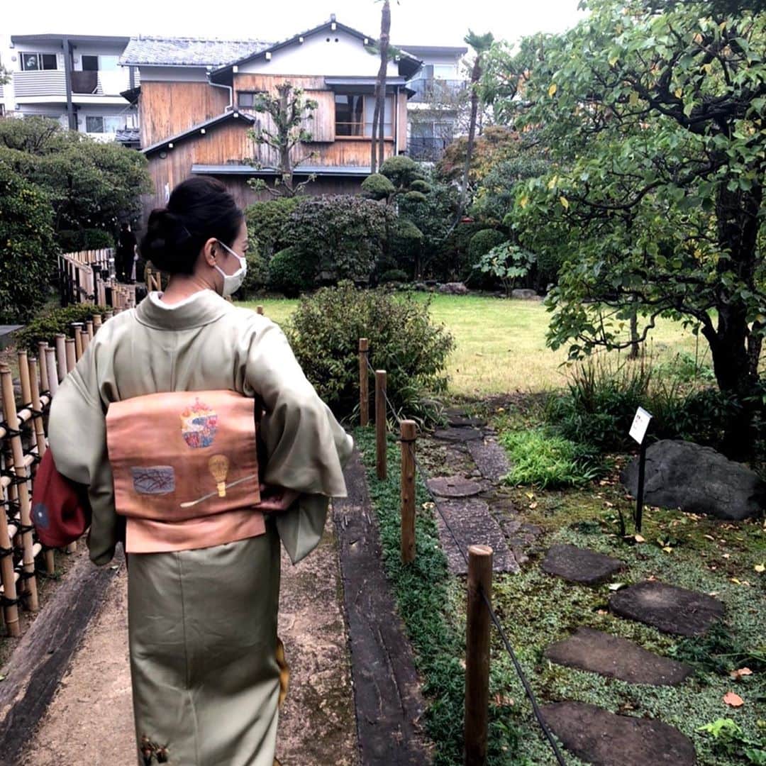 小柳津真由美さんのインスタグラム写真 - (小柳津真由美Instagram)「東京文化財ウィークに合わせて旧柳澤邸内　大原庵で開催された秋のお茶会に参加してきました。  お庭でいただくお茶🍵に　心和やかに過ごせた秋の一日でした  #東京文化財ウィーク #秋を感じる #お庭でリラックス #素敵なスタート #旧柳澤邸 #お茶会 #着物でお出掛け #小柳津真由美 #お茶にもってこいな帯柄」11月2日 2時52分 - mayumioyaizu