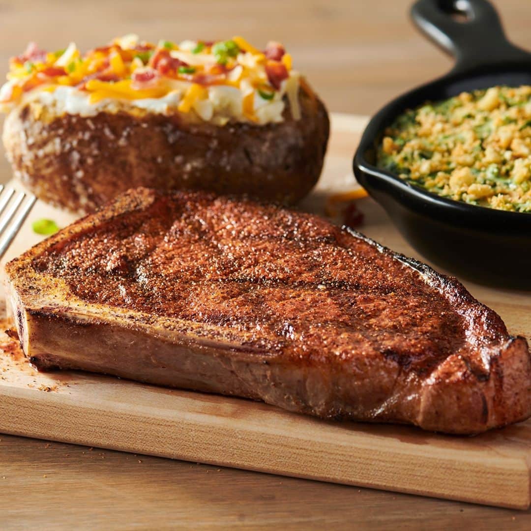 Outback Steakhouseさんのインスタグラム写真 - (Outback SteakhouseInstagram)「Use that extra hour and spend some time with our mouthwatering Bone-In NY Strip! #daylightsavings」11月2日 3時00分 - outback