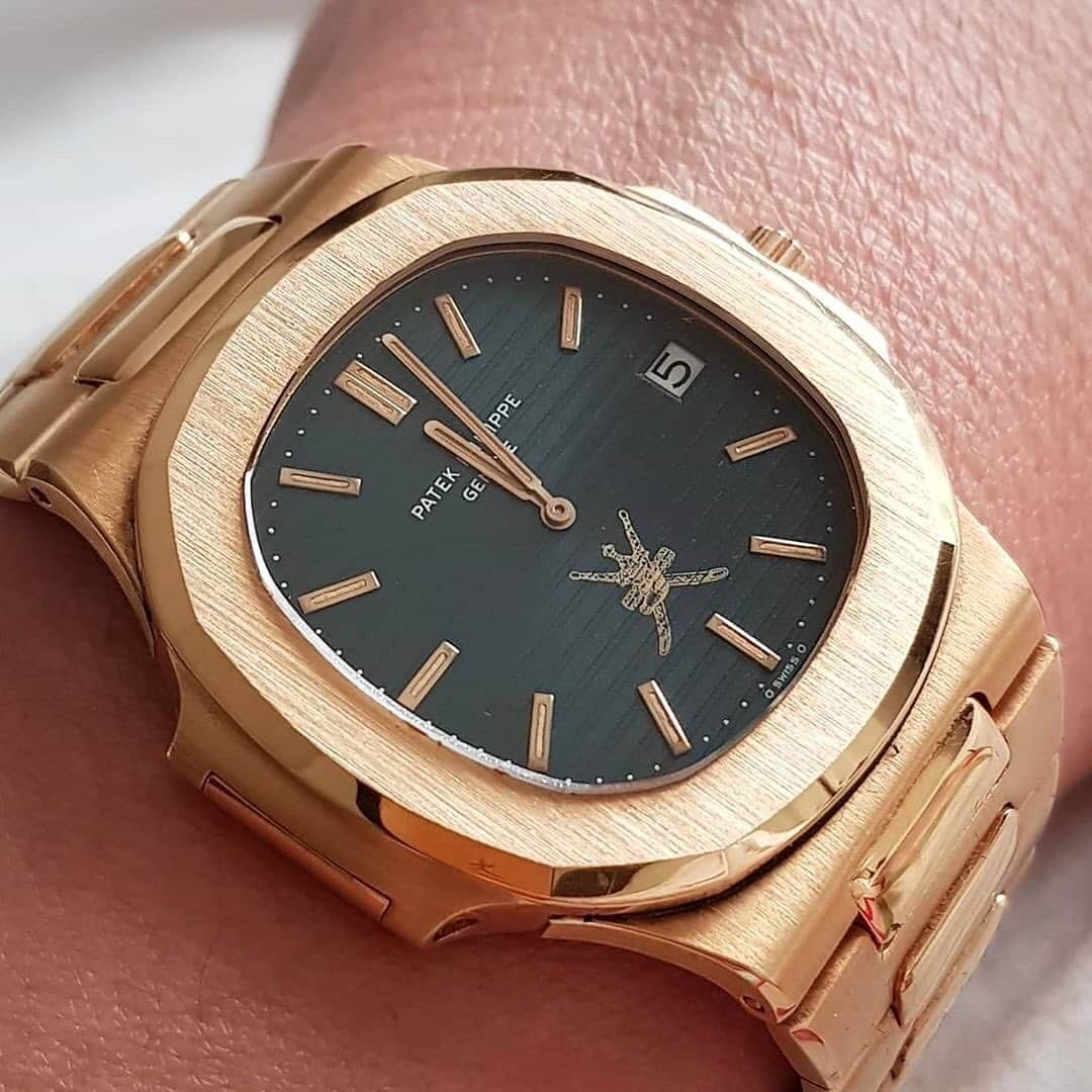 Daily Watchさんのインスタグラム写真 - (Daily WatchInstagram)「The ultra-rare Patek Philippe Nautilus Ref 3700J with Oman Khanjar dial 👀🔍 Photo by @iceman284912」11月2日 3時02分 - dailywatch